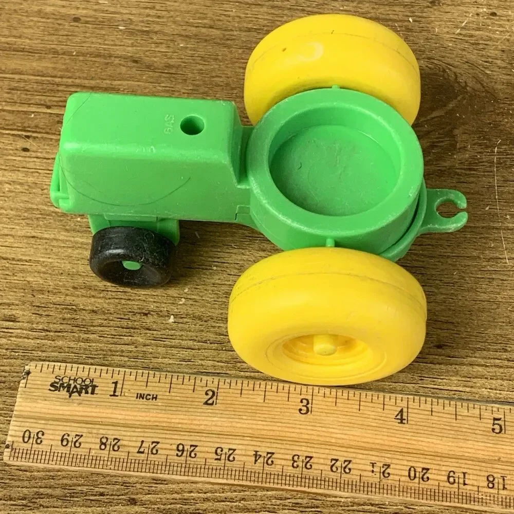 Vintage Fisher Price Little People Farm Tractor, Cars + Chunky Figures 1990